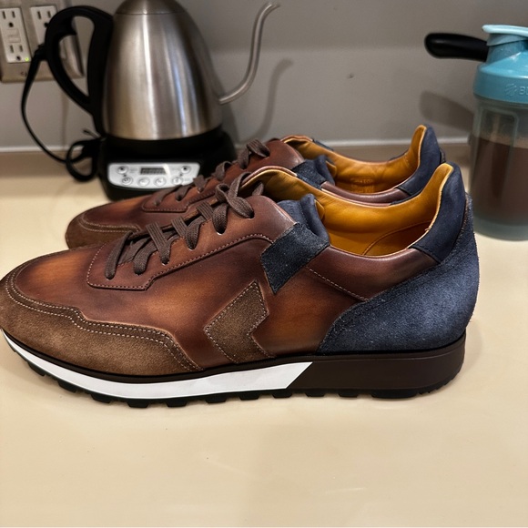 Worn for three hours inside a restaurant - Picture 5 of 9